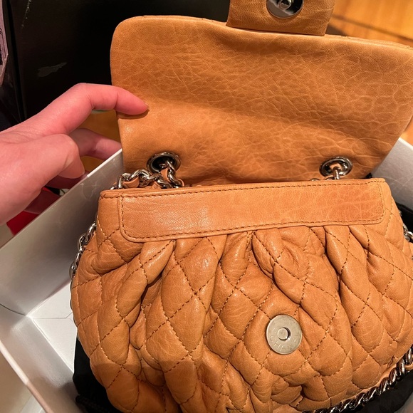 Chanel chain around cross bag - Picture 4 of 6